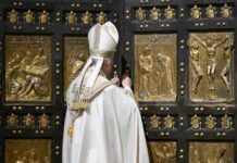 Paus Tutup Pintu Suci, Akhiri Tahun Yubileum dengan Seruan Menjadi “Peziarah Harapan”