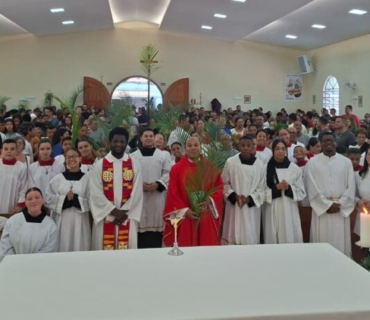 Minggu Palma di São Paulo: Antara Sorak Iman dan Realitas Kota