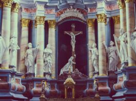 Gereja: Tempat Memperoleh Rahmat dan Mempersembahkan Luka