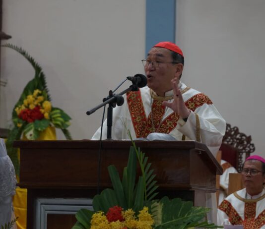 Pimpin Misa di Labuan Bajo, Presiden Caritas Internasionalis Serukan Perlawanan Terhadap Eksploitasi Manusia dan Alam