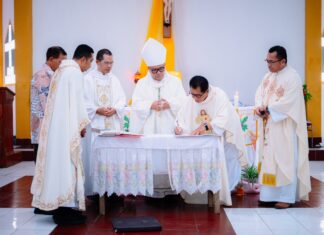 Estafet Kepemimpinan di Ujung Barat Flores: Uskup Labuan Bajo Lantik Vikep Baru pada Momen Corpus Christi
