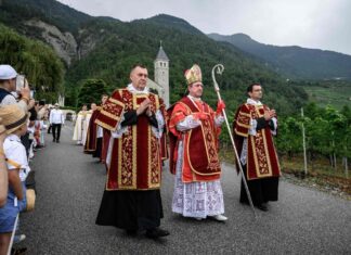 Vatikan Ekskomunikasi Uskup dan Imam SSPX Usai Pentahbisan Tanpa Mandat Paus