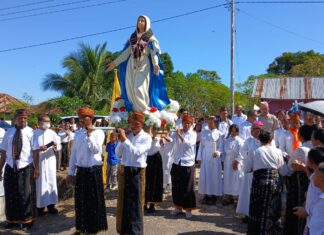 Mgr. Maksimus Regus Buka Prosesi Agung Maria Assumpta, Awali Festival Golo Koe 2026
