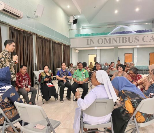 Menangkal Krisis ‘Burnout’ Tenaga Kesehatan dari Hulunya di IKes Suaka Insan
